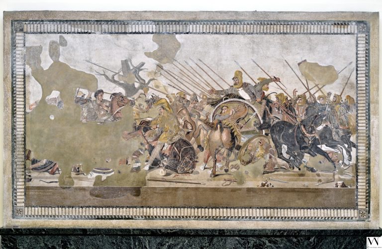 Mosaico di Alessandro, concluso il ribaltamento dell’opera. Si entra nel vivo del restauro